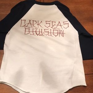Dark Sea’s Division Men’s M 3/4 tee